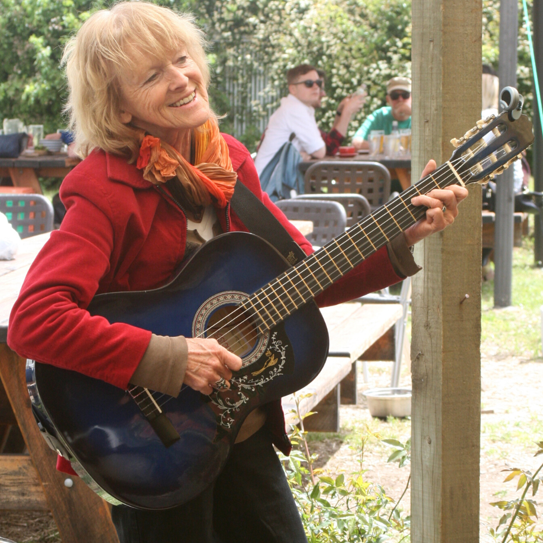 Guitarsiren – Brigitte Heyer